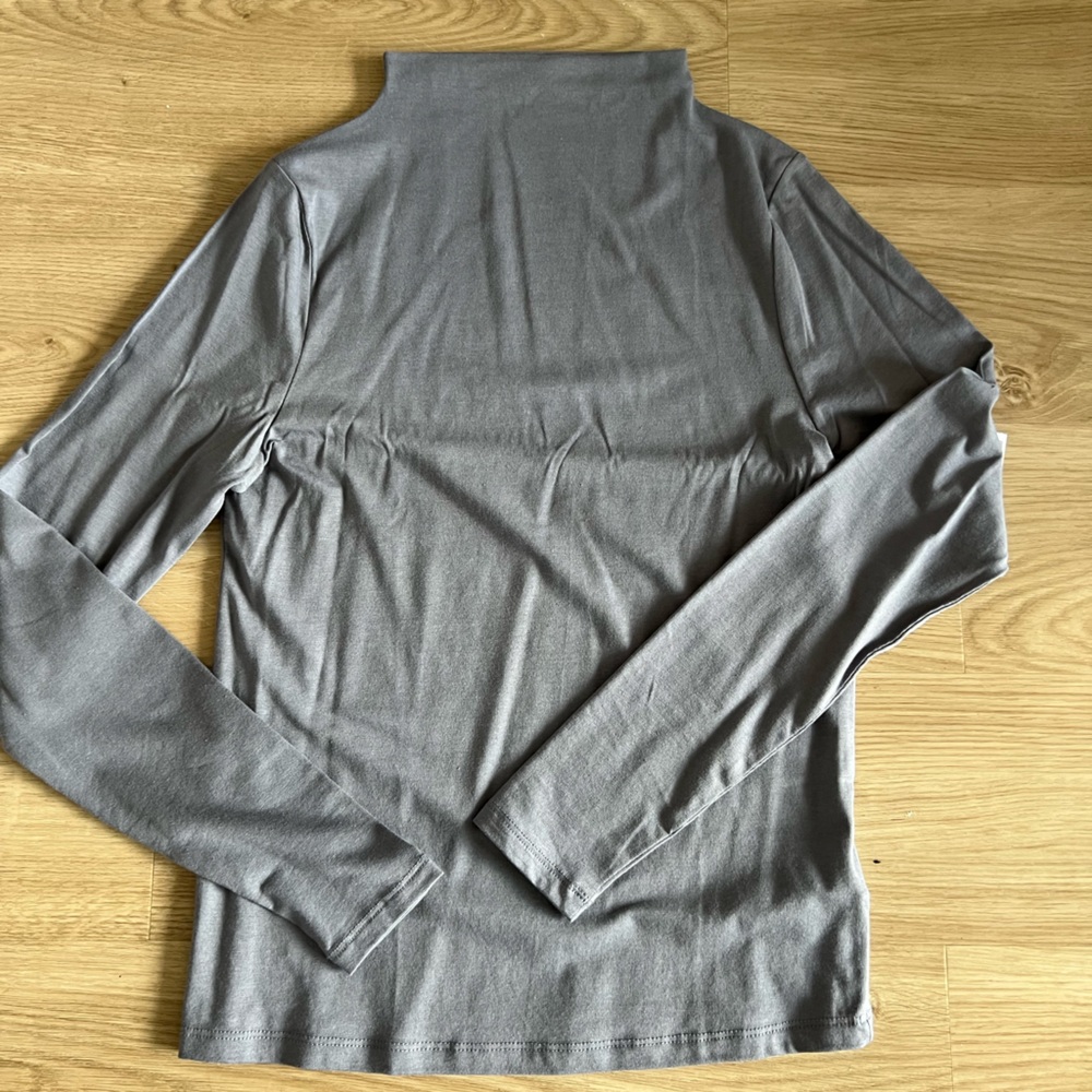 Old Navy Heather Gray Turtleneck Top